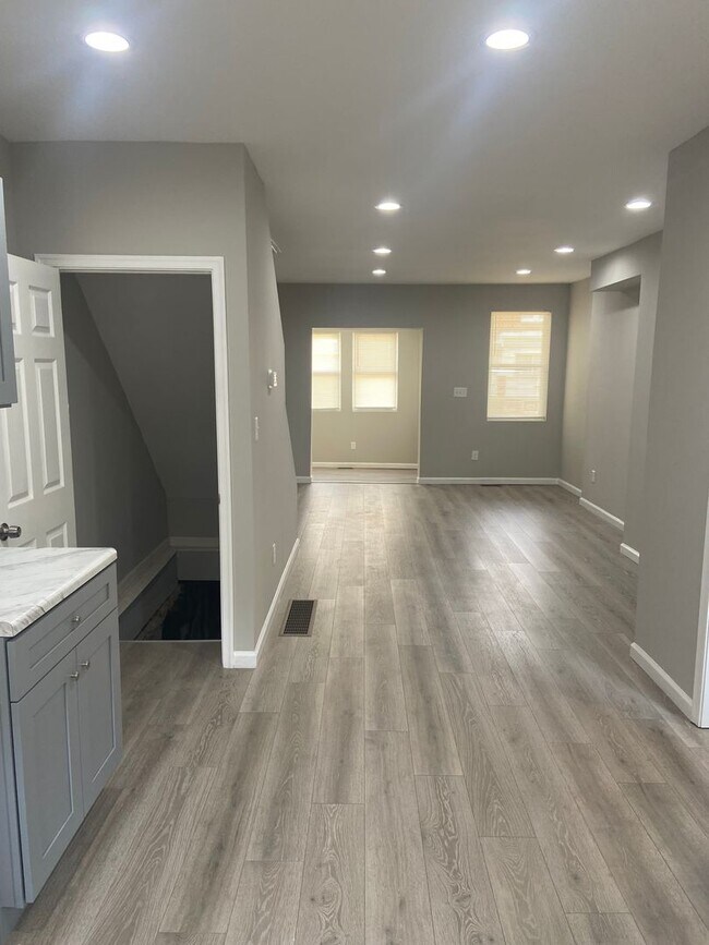 Building Photo - Remodeled  Home - Ogontz