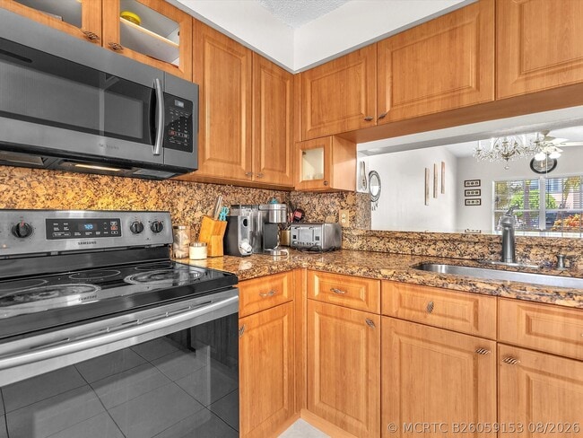 Building Photo - 9850 NW 57th Manor