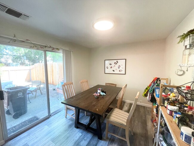 Building Photo - Remodeled Large 4 Bedroom 2 Bath Condo  in...