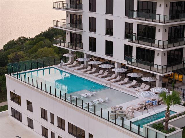 Building Photo - 3111 Sunset Blvd