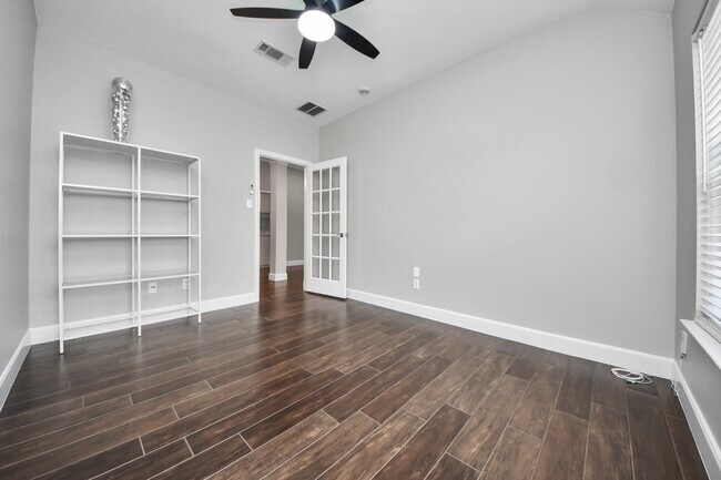 Building Photo - 18027 Parkwille Ln
