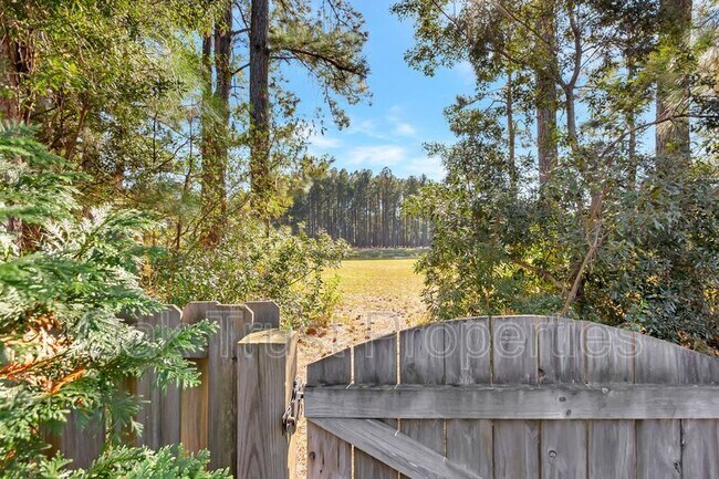 Building Photo - 113 Swiftwater Way