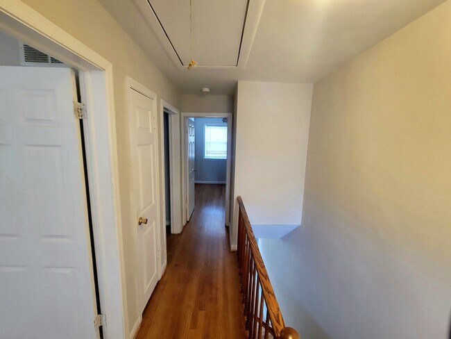 Building Photo - 2224 Graythorn Rd