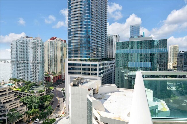 Building Photo - 951 Brickell Ave