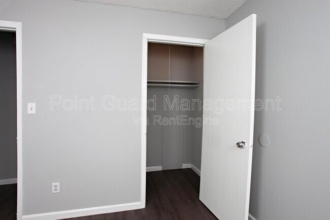 Building Photo - 1212 S Longfellow St