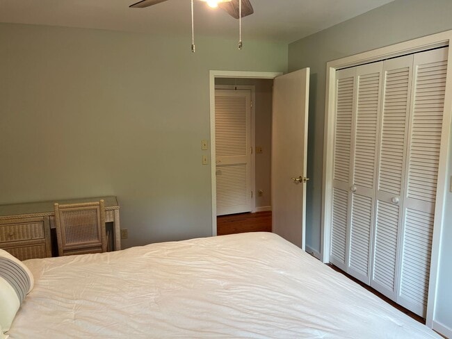 Building Photo - Beautiful Furnished Marsh Front Home - 6 mo Lease Term