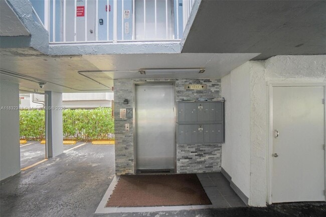 Building Photo - 1986 Biarritz Dr