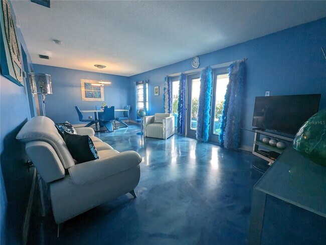 Building Photo - 5011 Starfish Dr SE