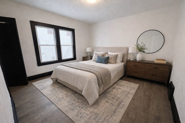 Building Photo - 3611 E 147th St