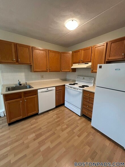 Building Photo - 175 Adams St