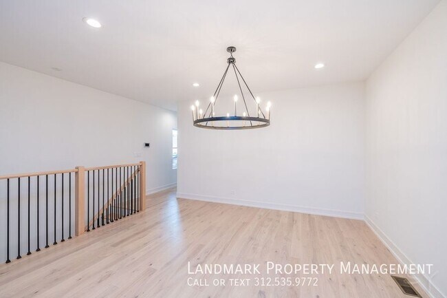 Building Photo - 1726 W Cullerton St