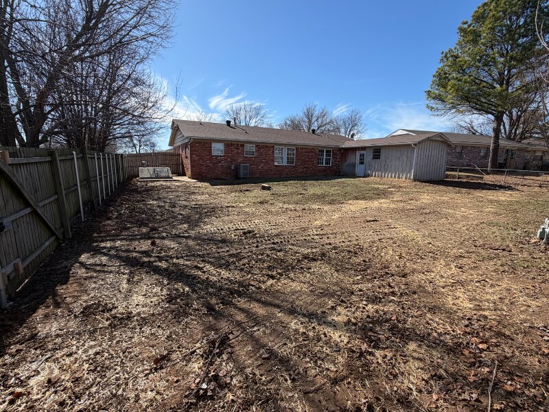 Building Photo - 18 Apache