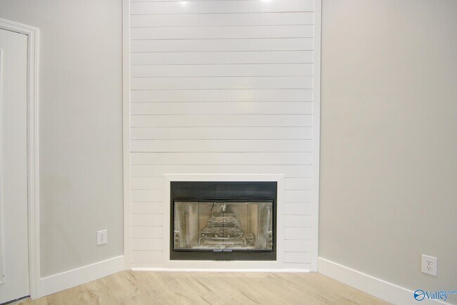 Building Photo - 205 Jarrett Ln