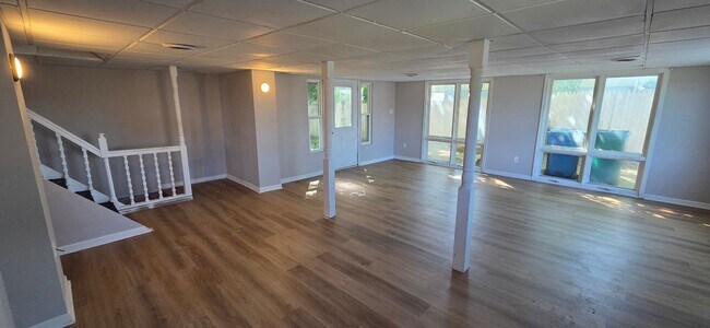 Building Photo - 1019 Green Ln