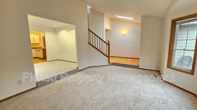 Building Photo - 12220 Ravena Pl NW