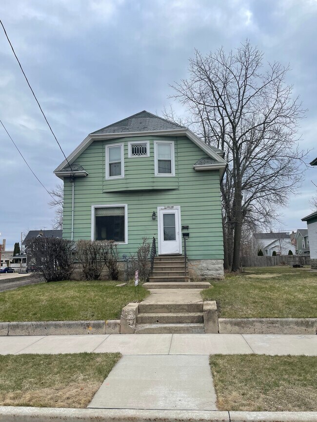 Building Photo - 314 Otter Ave