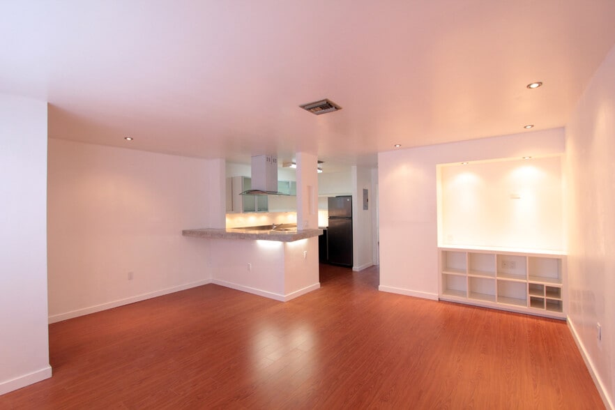 Open floor plan - 6440 SW 130th Ave