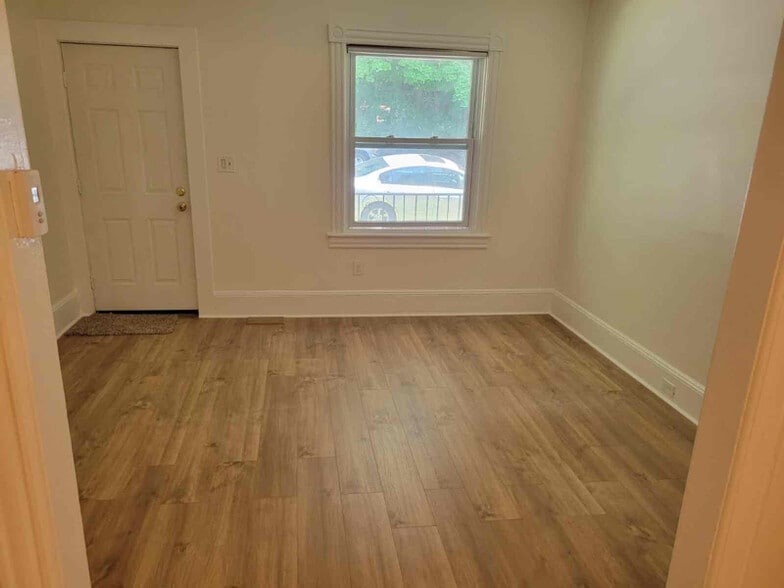 Building Photo - 1341 Adams Ave