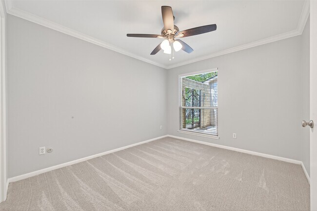 Building Photo - 5218 Palmetto St