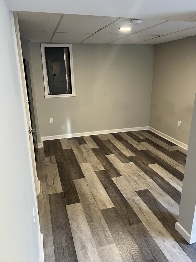 Building Photo - Charming 3-Bedroom Home with 3 Full Bathro...