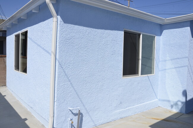 Building Photo - 3605 W 181st St