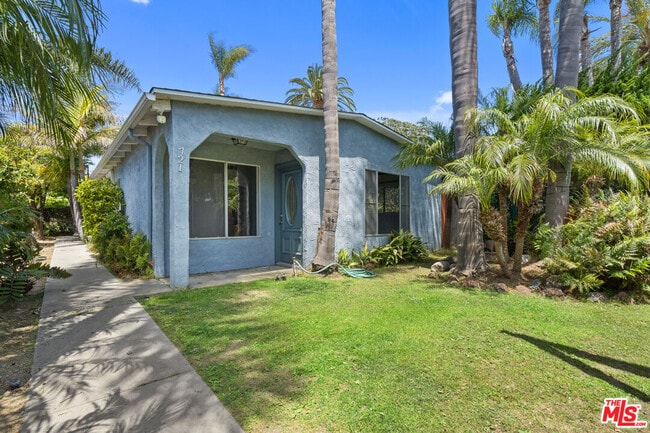 Building Photo - 721 Palms Blvd