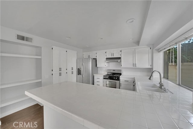 Building Photo - 2565 Calle Benavente