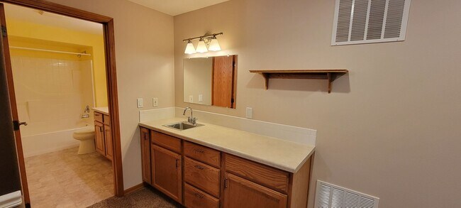 Building Photo - HUGE!  4 Bed Family Home in Mead Available...