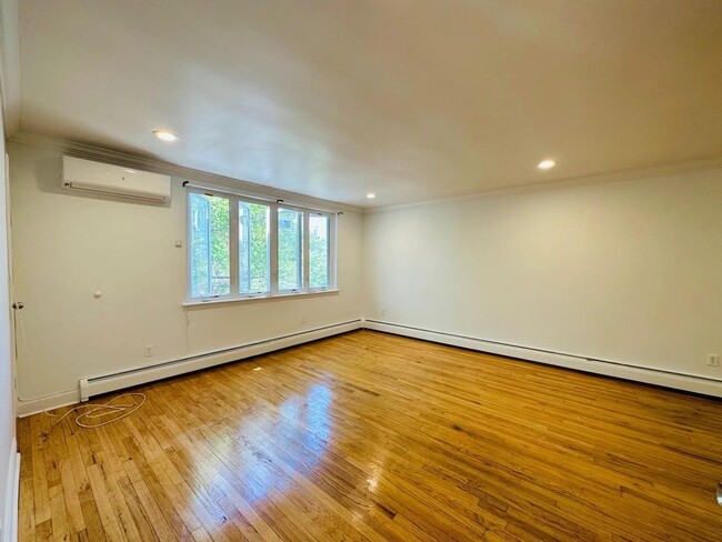 Building Photo - 66-61 73rd Pl