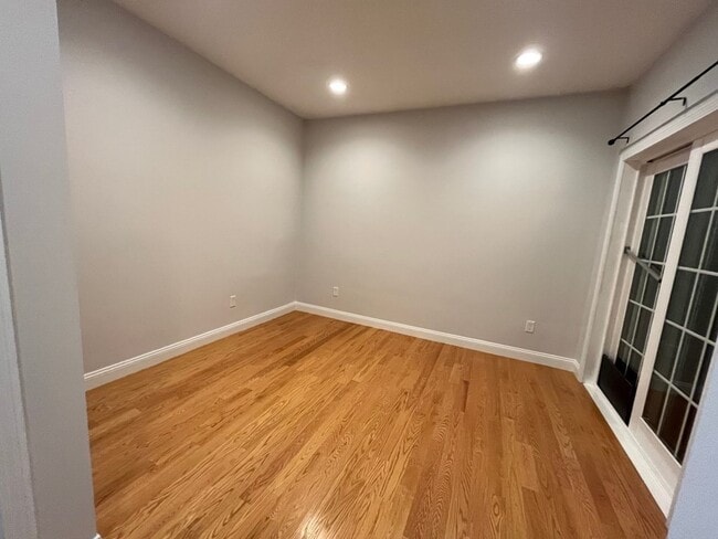 Building Photo - 373 Dorchester St