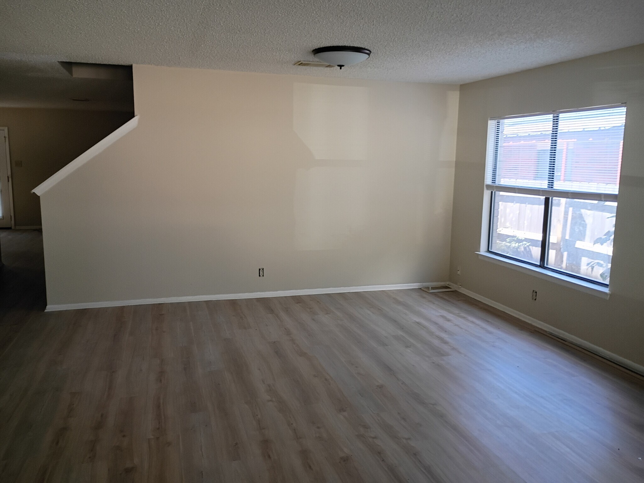 Building Photo - 9202 Roquefort