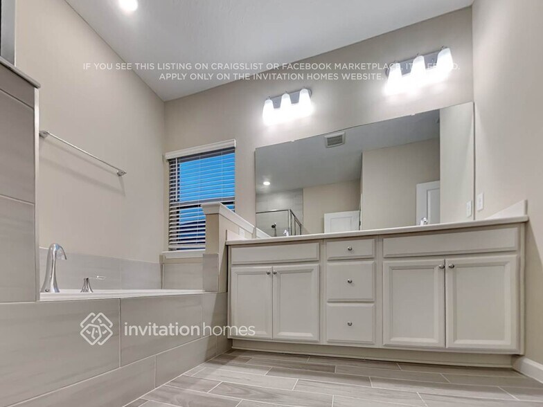 Building Photo - 9920 Lemon Grass Ln