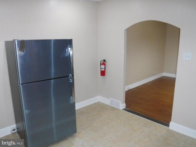 Building Photo - 540 George St