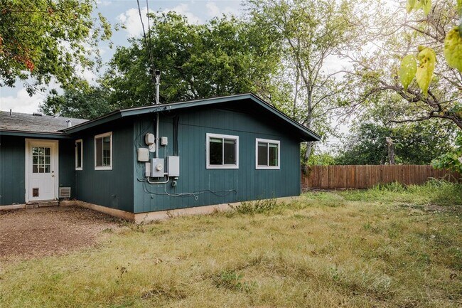 Building Photo - 1403 Randy Cir