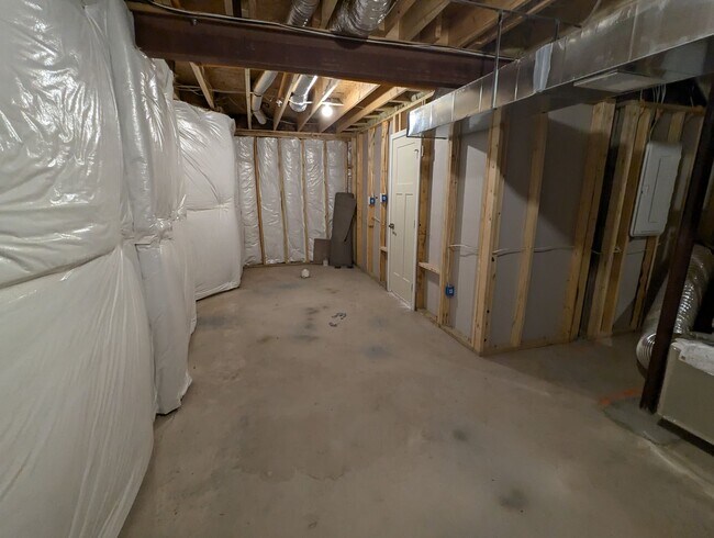 Building Photo - Stunning villa in the Harrison Terrace com...