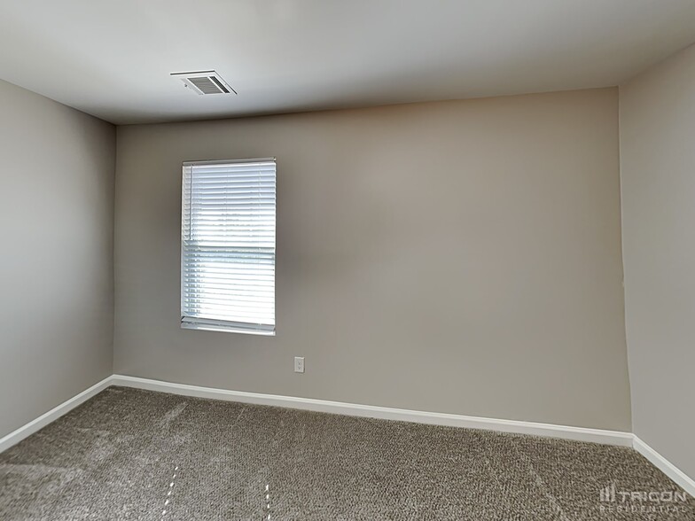 Building Photo - 419 Renown Ct