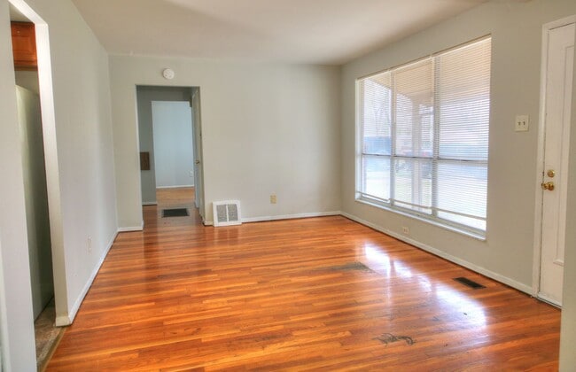 Building Photo - NO SECURITY DEPOSIT! - House for Rent in Florissant