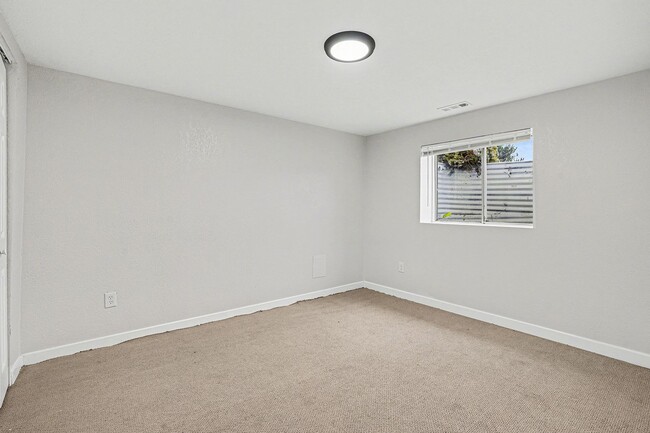 Building Photo - Renovated Duplex Available in Arvada!