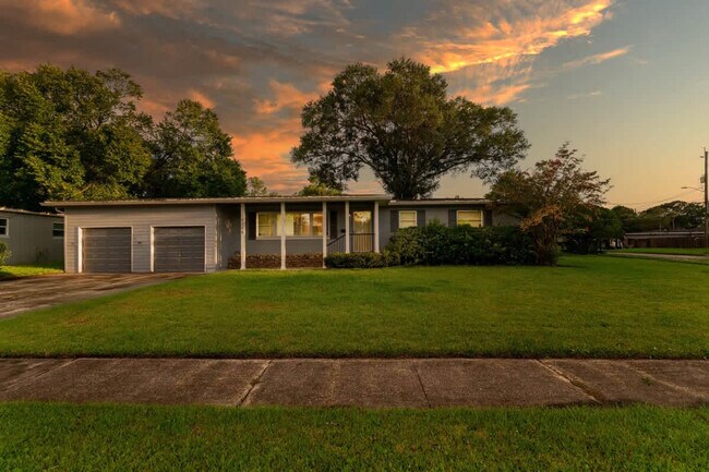 Building Photo - 6206 Carranza Dr