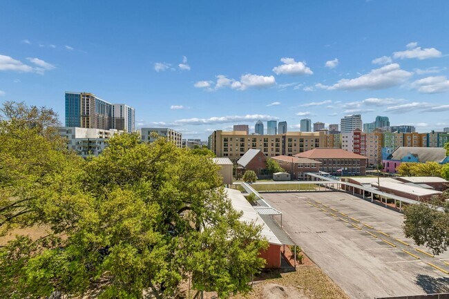 Building Photo - New Construction Townhome For Lease downtown Tampa, Ybor City, Gas Worx