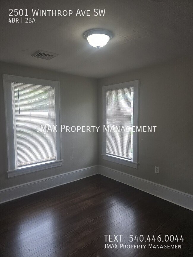 Building Photo - 2501 Winthrop Ave SW