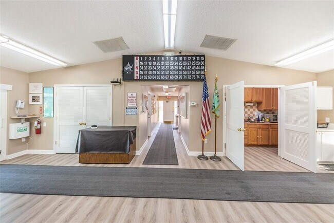 Building Photo - 2687 Pine Ridge Way S