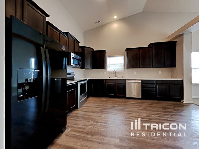 Building Photo - 675 Albermarle Dr