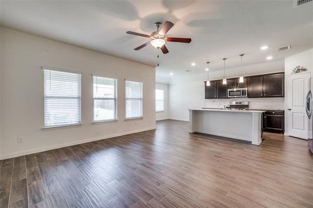 Building Photo - 1305 Rembrandt Dr