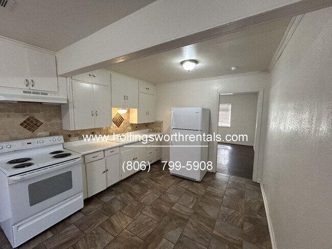 Building Photo - 3 Bedroom 2 bath 1 car Garage w/ Storage Shed