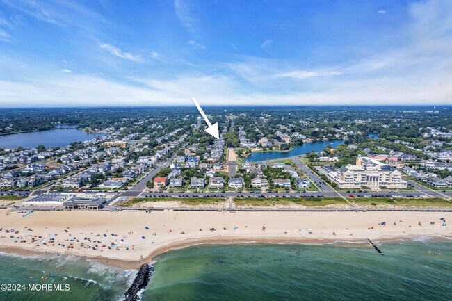 Building Photo - 207 Monmouth Ave