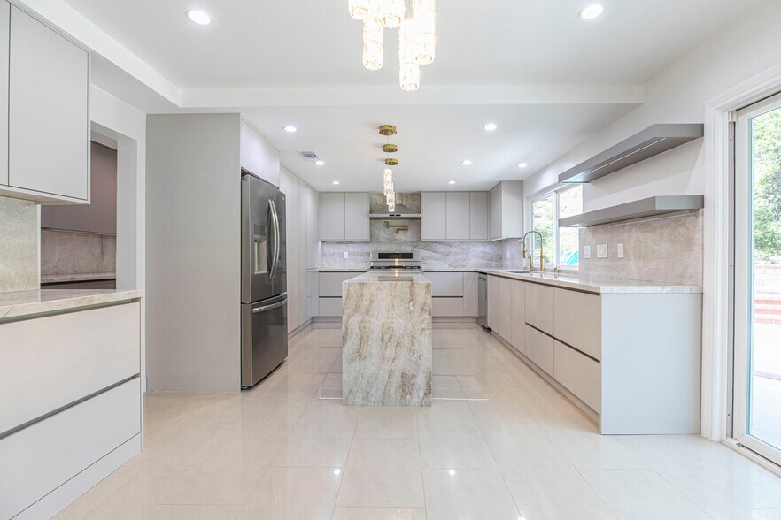 Building Photo - 3125 Emerald Isle Dr