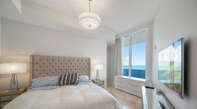 Building Photo - 16001 Collins Ave