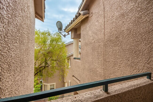 Building Photo - GATED SUMMERLIN CONDO/COMMUNITY POOL/SPA/ BASKETBALL COURT-2 CAR ATTACHED GARAGE!