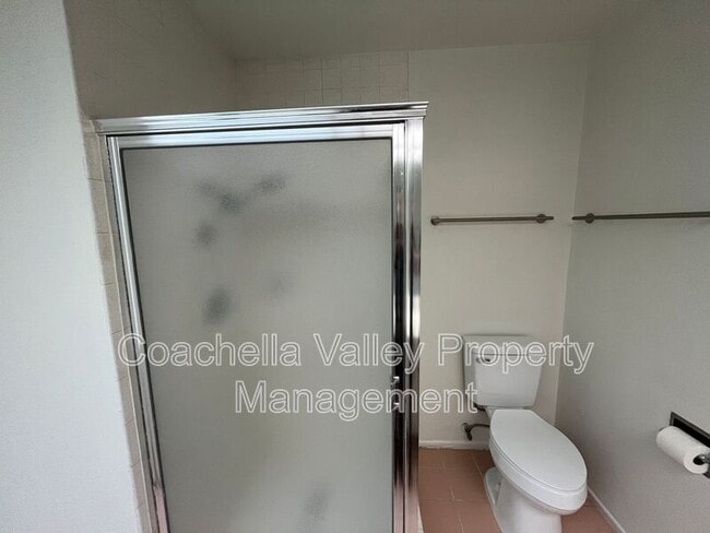 Building Photo - 567 N Hermosa Dr